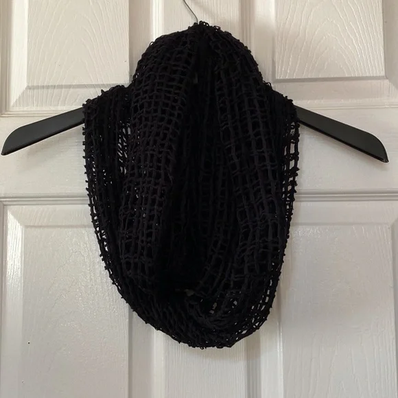 Black Crocheted Crochet Gothic Goth Eternity Infinity Scarf - Picture 4 of 8